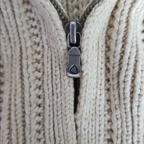 Vintage Tan Liz Claiborne Sweater - Picture 5 of 6